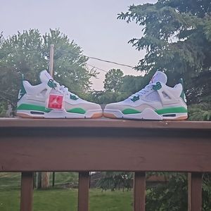Jordan 4's pine green size 7